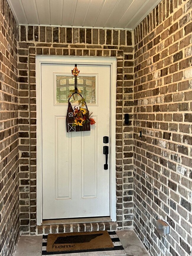 Foto del edificio - New Year. New Home.