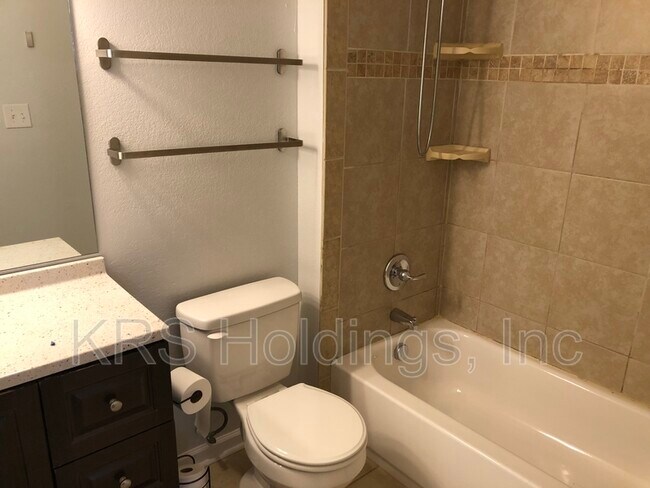 Foto del edificio - 808 Johnstons Rd