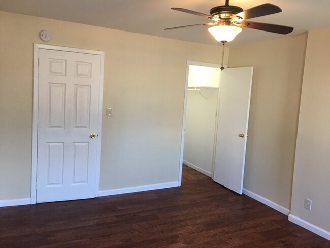 Building Photo - 96-18-96101 101st Ave