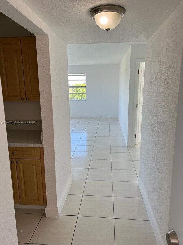 1095 W 77th St Unit 213, Hialeah, FL 33014 Condo for Rent in Hialeah