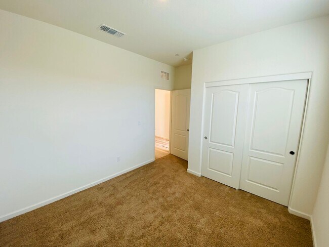 Foto del edificio - $300 Move-In Bonus - Brand New Home in Linda