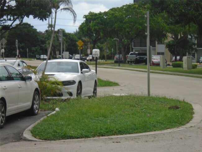 Foto del edificio - 4174 Inverrary Dr