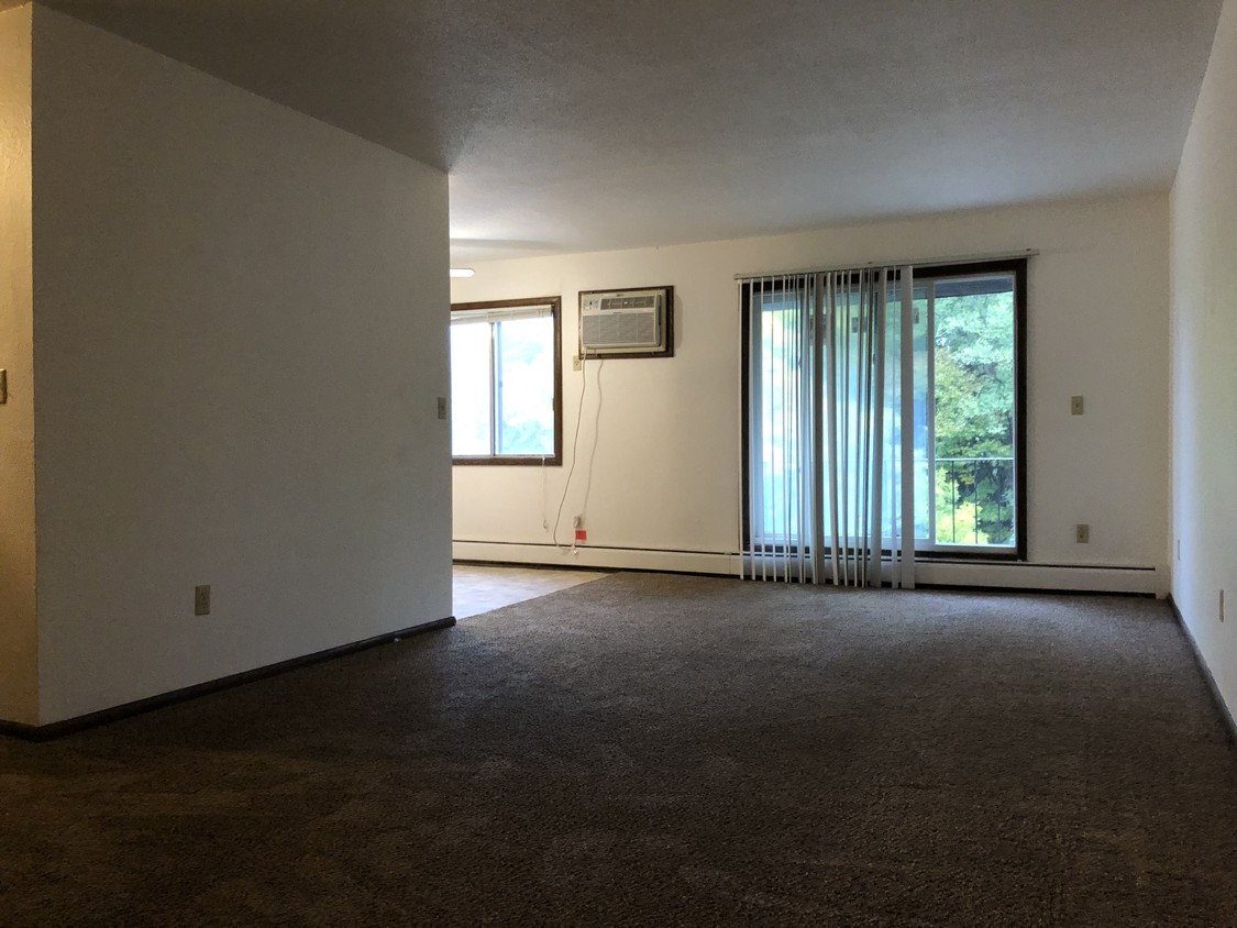 Living Room - 2145 McKnight Rd N