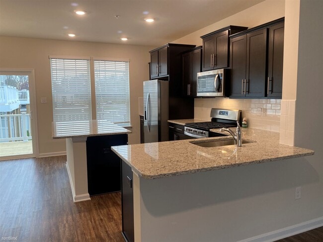 Building Photo - 3 br, 2.5 bath Townhome - 1011 Tuscany Ln