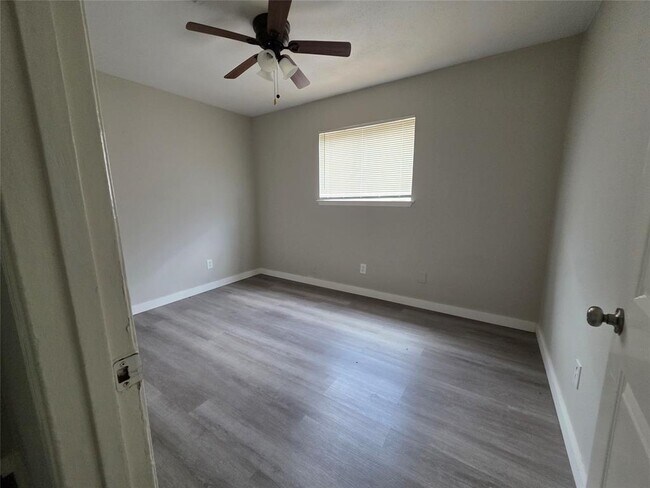 Building Photo - 12738 Shannon Hills Dr