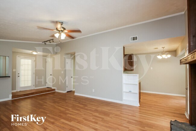 Foto del edificio - 5301 W Jones Bridge Rd