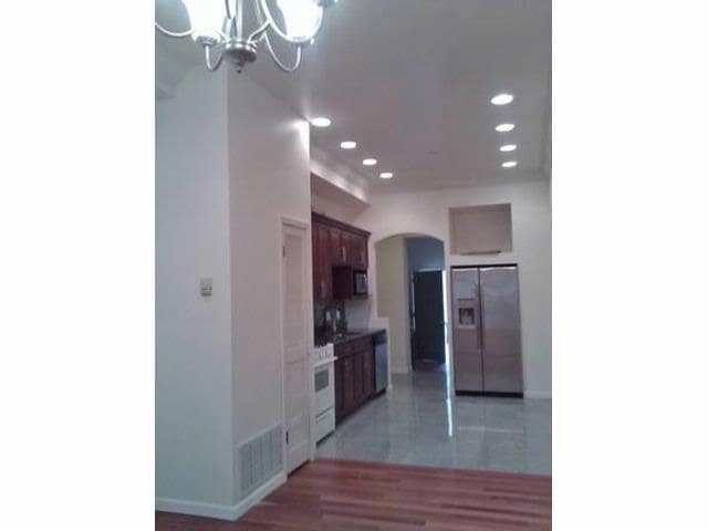 Foto principal - 2336 N Wayne Ave
