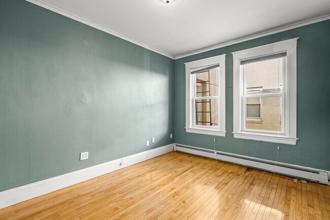 Building Photo - 544 Washington St