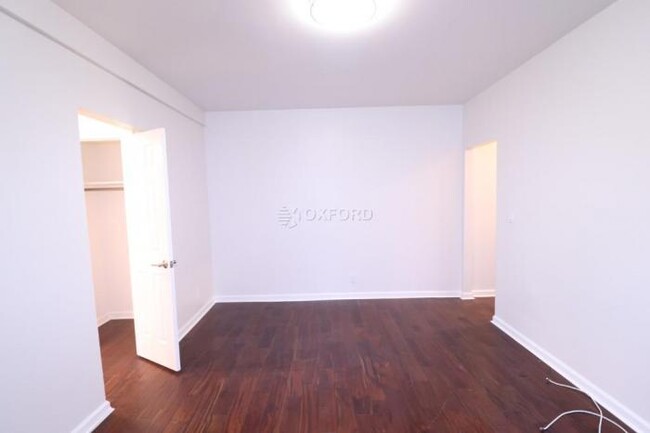 Foto del edificio - 1 bedroom in Jamaica NY 11420