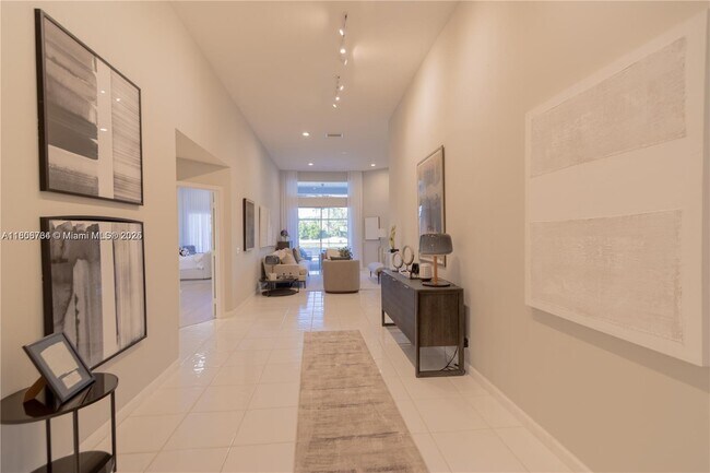 Building Photo - 2883 Oakbrook Dr
