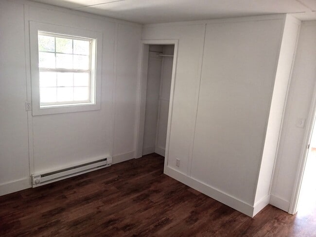 Building Photo - Renovated One Bedroom House for Rent in La...