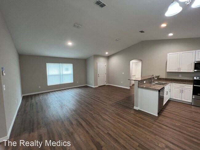 Foto del edificio - 3 br, 2 bath House - 61 Fisher Lane Crse