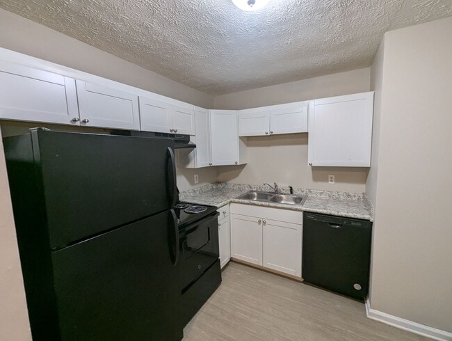 Building Photo - 240 Rustwood Dr
