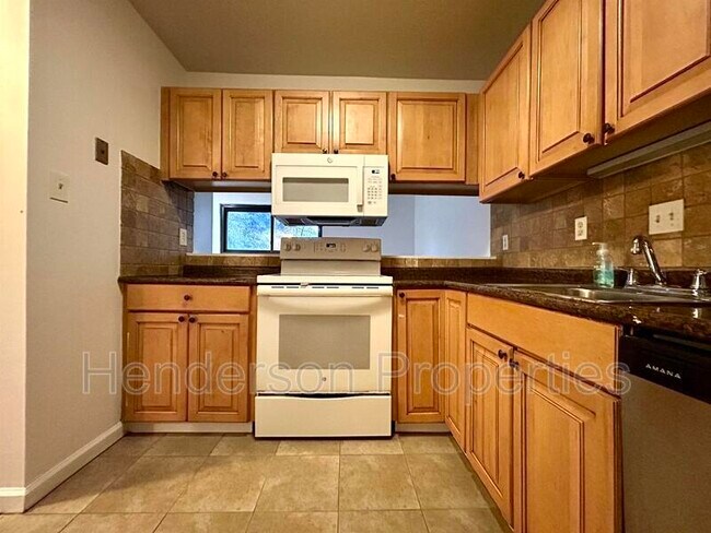 Foto del edificio - 1625 Merry Oaks Rd