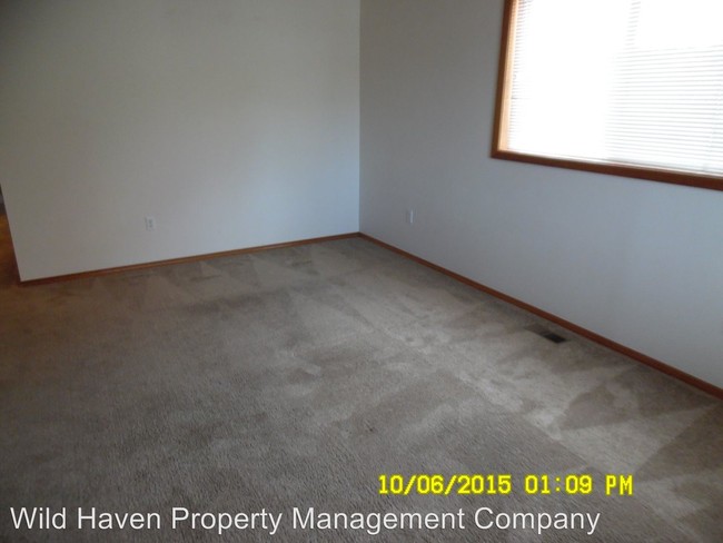 Building Photo - 2516-2520 NE Norton Ct