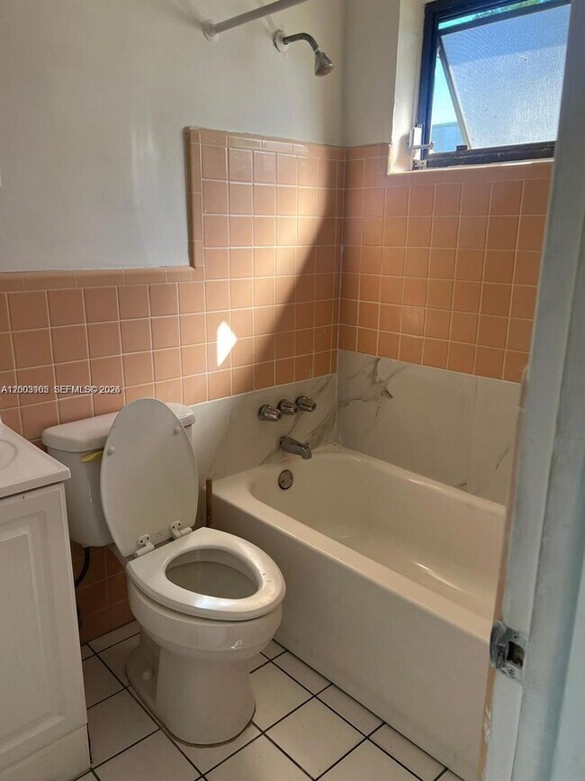 Foto del edificio - 12605 NE 13th Ave