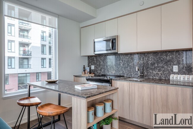 Building Photo - 3100 Keele St