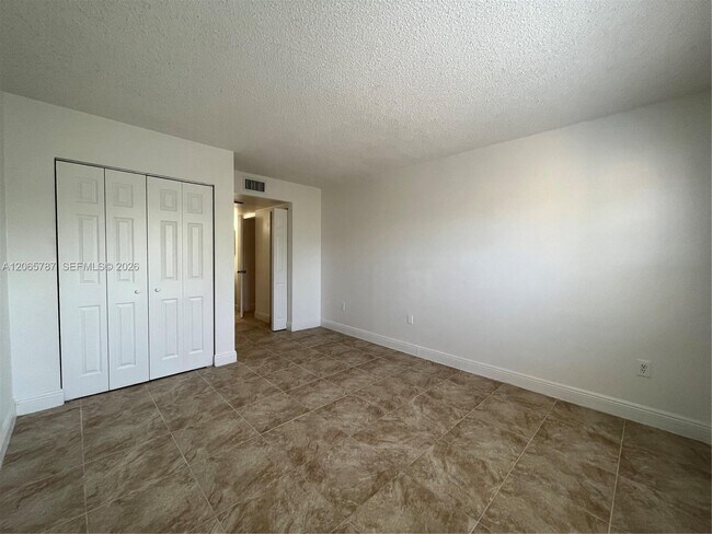 Building Photo - 4334 NW 9th Ave