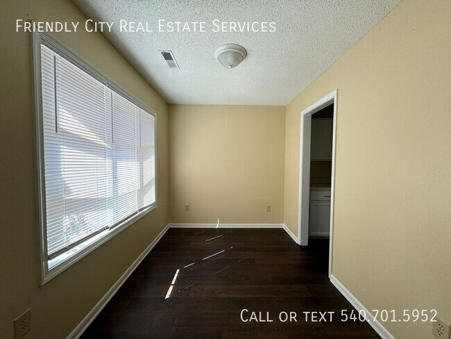 Foto del edificio - 3D Holly Ct-