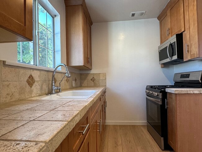 Foto del edificio - 8525 Hargis St