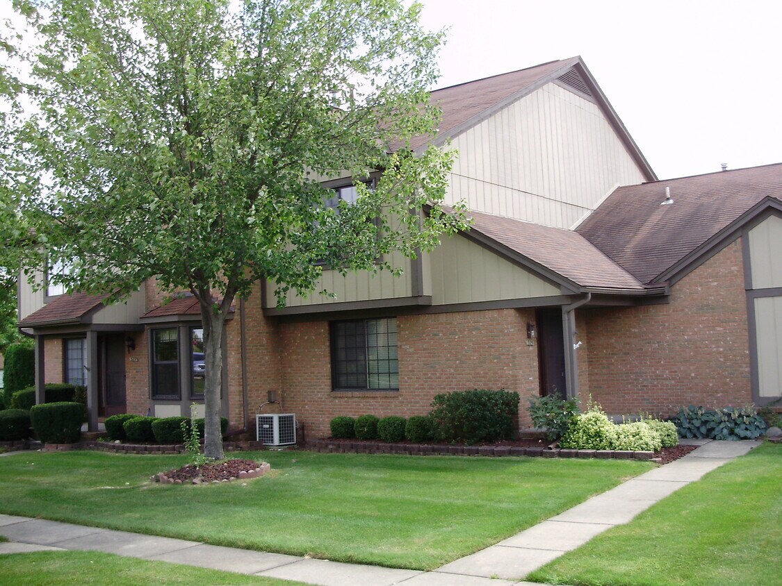 385 Meadow Bridge Dr, Rochester Hills, MI 48307 Condo for Rent in