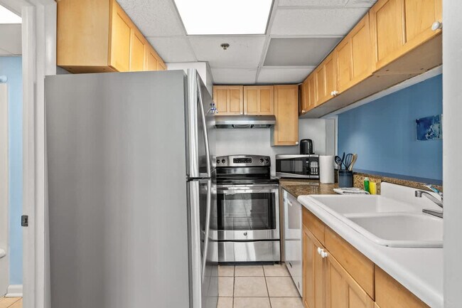Foto del edificio - 9850 S Thomas Dr