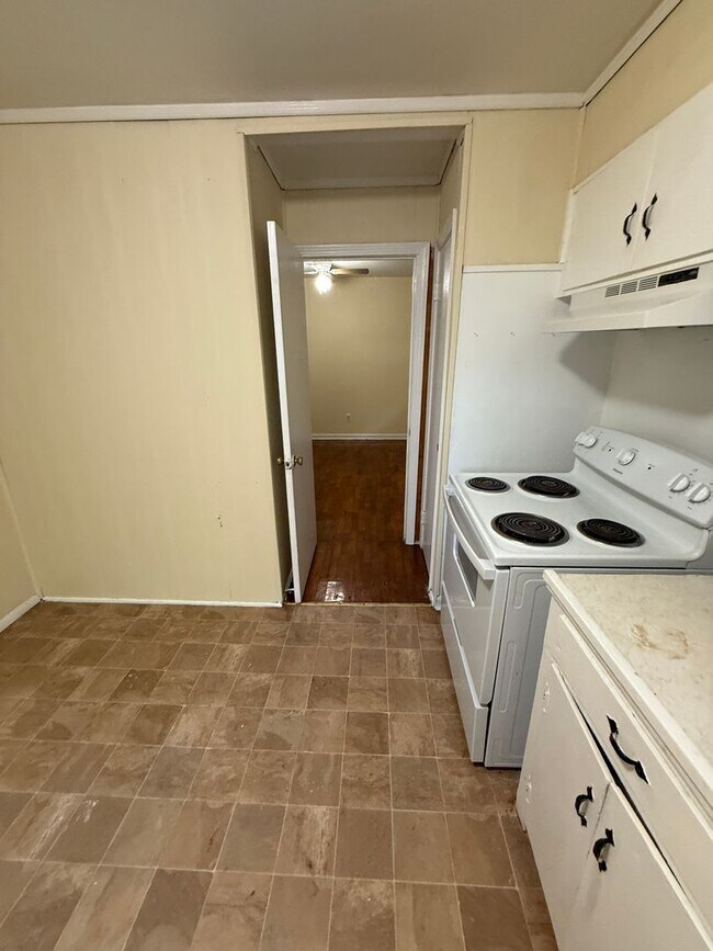 Foto del edificio - 3 Bedrooms, 1 Bathroom - House in West Rome!