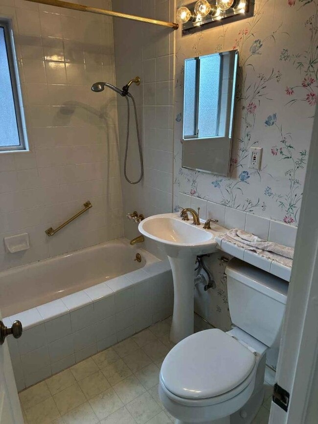 Foto del edificio - 2797 Massachusetts Ave