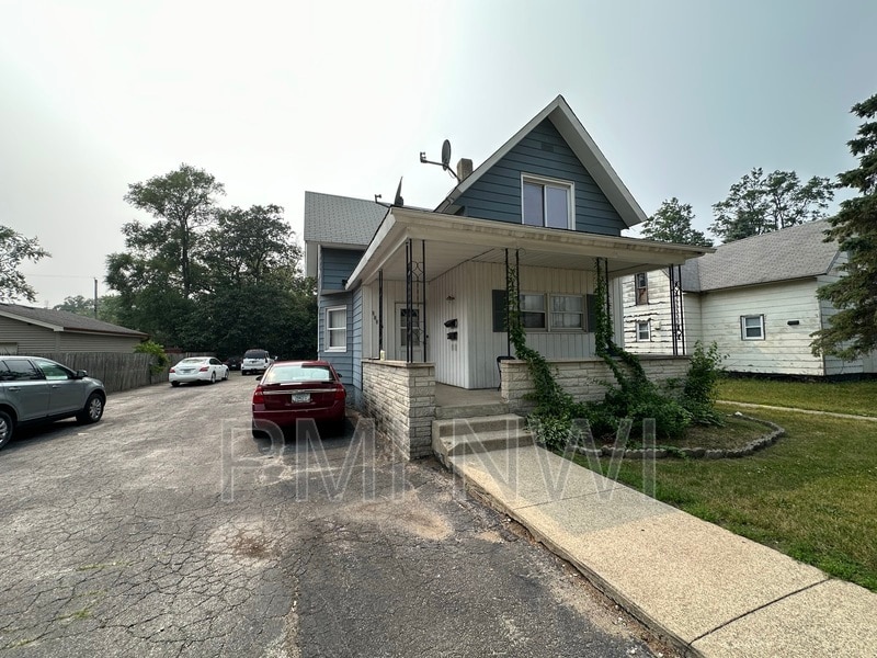 121 S Porter St Unit Apt D, Michigan City, IN 46360 Condo for Rent in Michigan City, IN