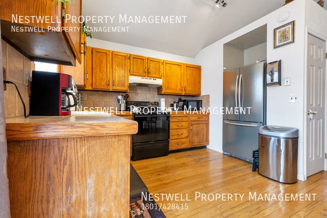 Building Photo - Lovely 4-bed Home in West Jordan
