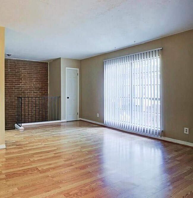 Foto del edificio - 3400 Timmons Ln