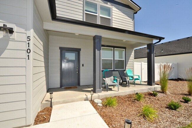 Building Photo - Practically NEW!! 4 bed 3 bath home, 3 car garage & RV parking
