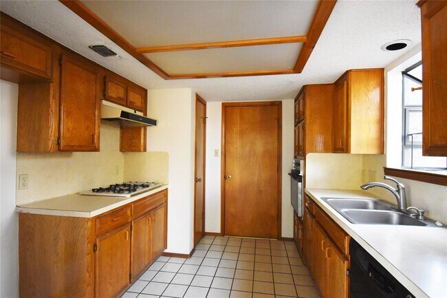 Building Photo - 1701 Indian Camp Trail