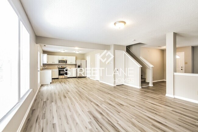 Building Photo - FIRST FULL MONTH FREE WITH A 13 MONTH TERM.