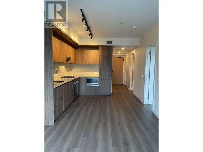 Photo du bâtiment - 5987-5987 Wilson Ave