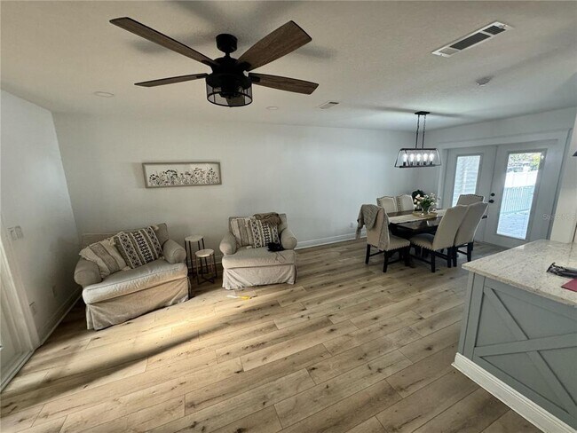 Foto del edificio - 8209 Malvern Cir