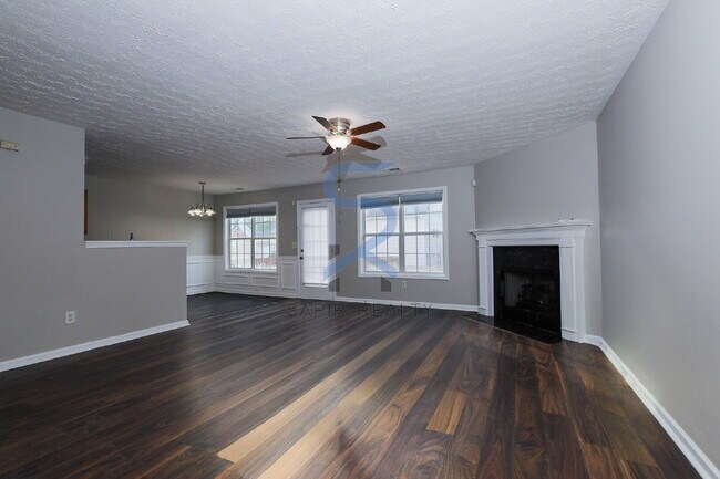 Foto del edificio - Move in before February 15th and choose your reward: a $250 Amazon Gift Card or a 55" Smart TV!