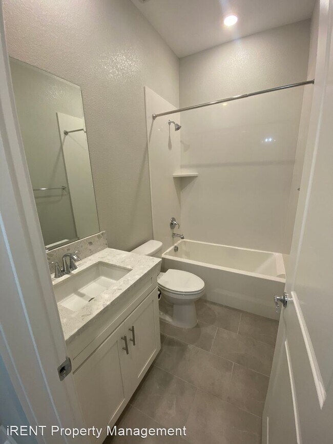 Building Photo - 3 br, 3 bath House - 808 Clementine Dr