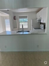 Building Photo - 1015 Country Club Dr