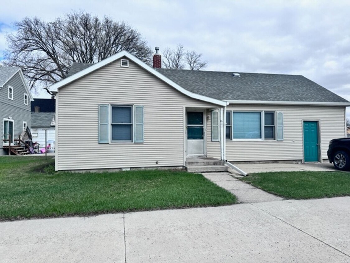 Primary Photo - 607 S 10th St