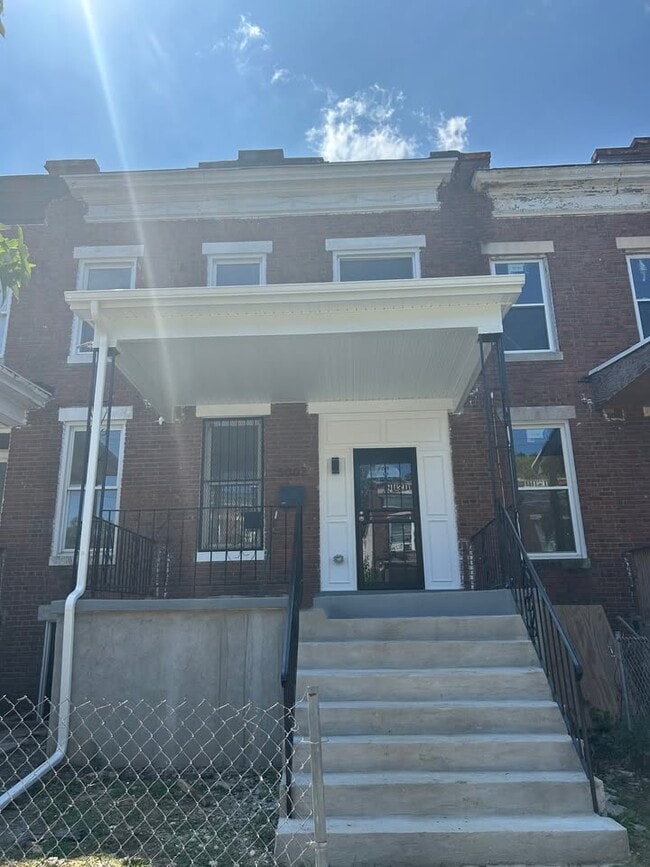 Building Photo - 5002 Elmer Ave