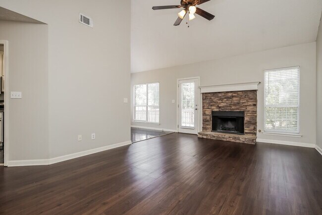 Foto del edificio - 685 Chaseridge Dr