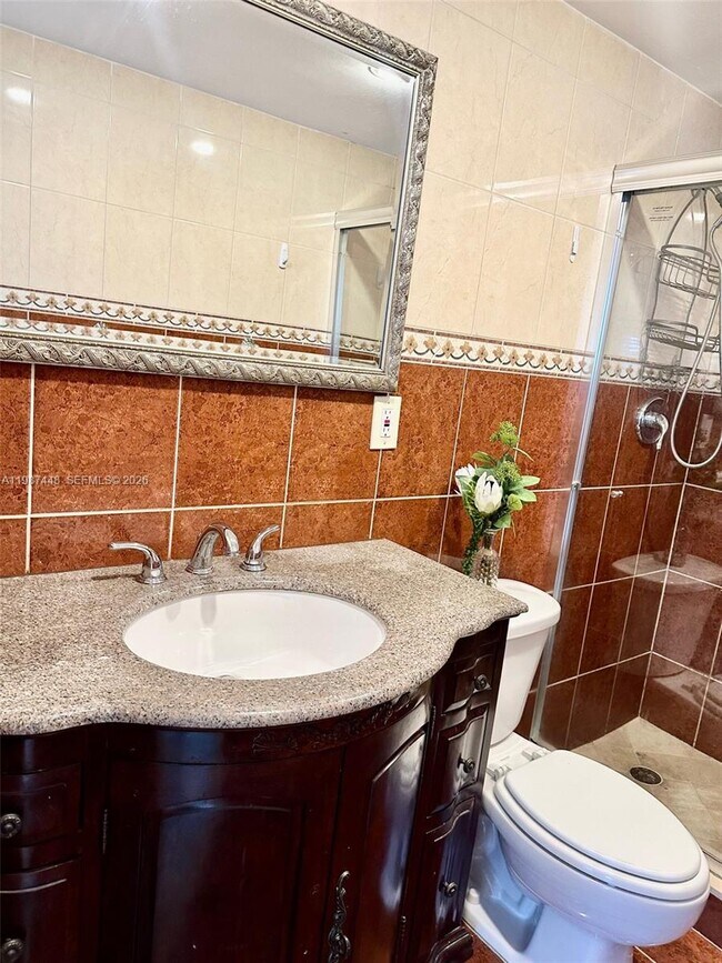 Foto del edificio - 1225 NE 124th St