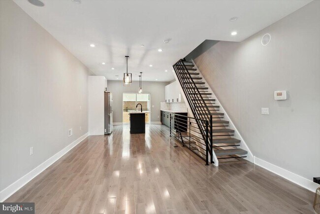 Building Photo - 1805 N 21st St