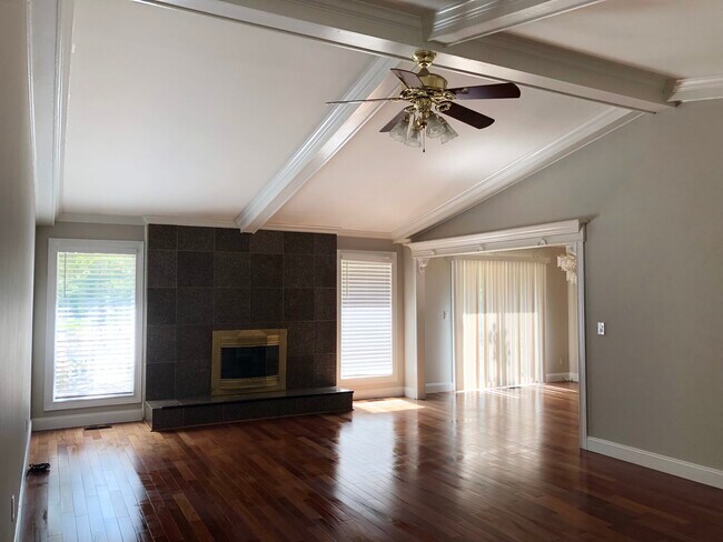 Foto del edificio - 31671 Belmont St