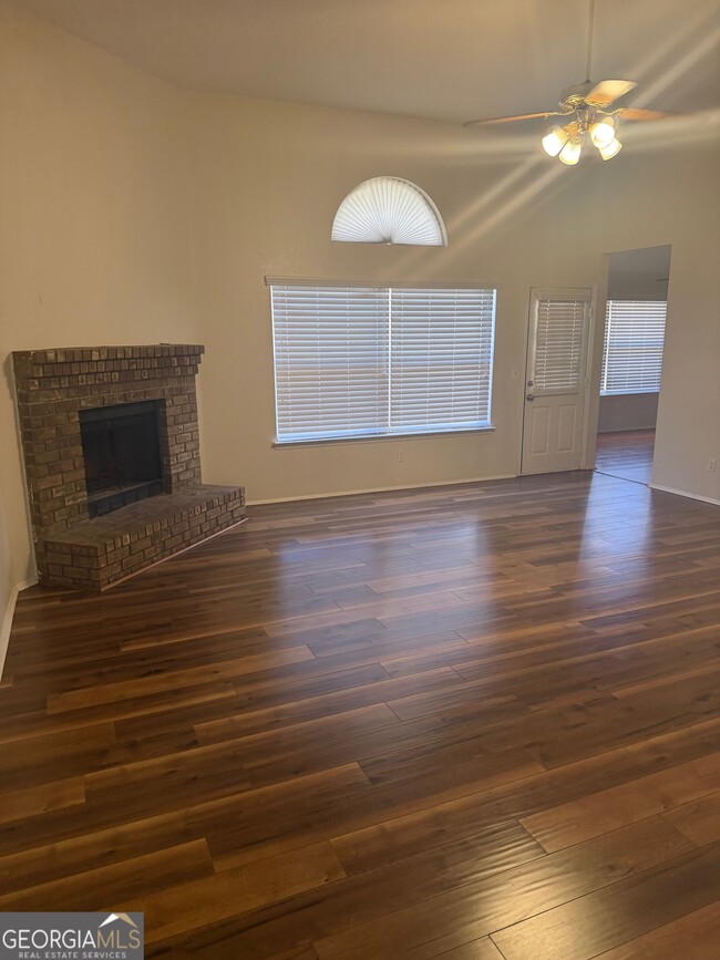 Foto del edificio - 4310 Wesley Way