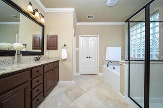 Building Photo - 138 S Vershire Cir