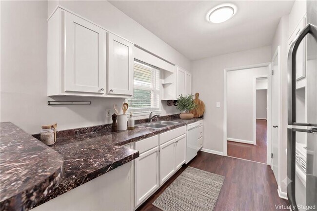 Foto del edificio - 2352 Elmwood Cir SE
