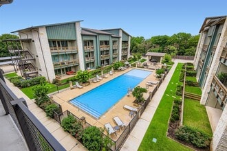 Building Photo - 4704 Sunset Trail