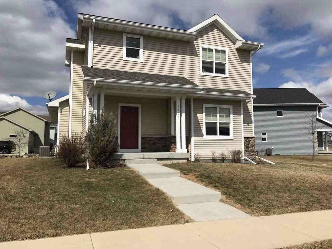 Primary Photo - 2820 Blue Aster Blvd